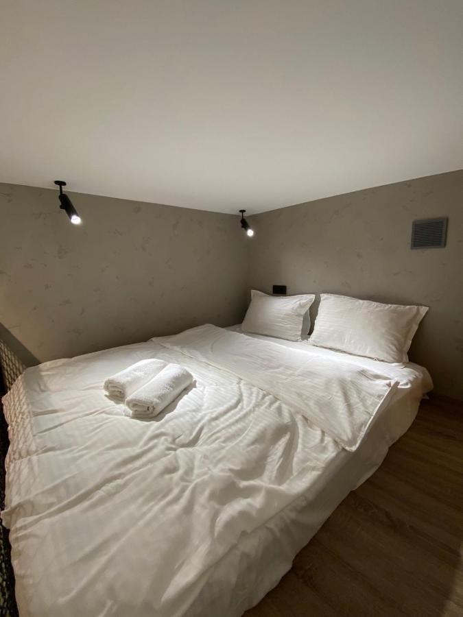 Leogrand Apartments On Filatova 12 ลวีฟ ภายนอก รูปภาพ